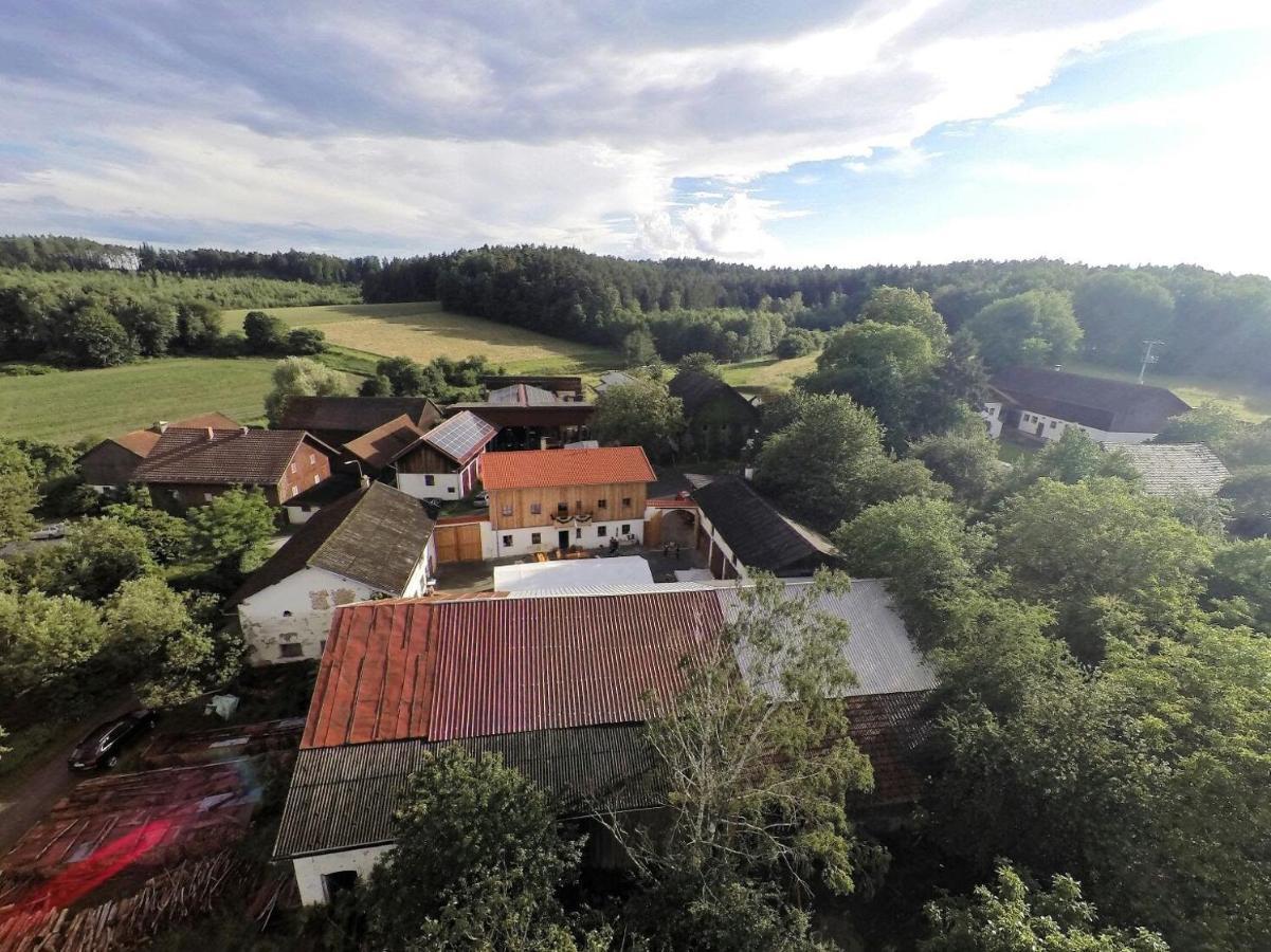 FERIENHAUS EDERHOF - IDYLLISCHER VIERSEITHOF, KINDER- UND HUNDEFREUNDLICH,  REFERENZEN AUF FEWO-DIREKT NACHLESBAR AIDENBACH (Deutschland) - von € 225 |  HOTEL-MIX